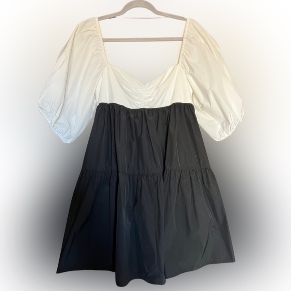 Amanda Uprichard Dresses & Skirts - Amanda Uprichard Black and White Hunnie Dress Size Medium Never Worn